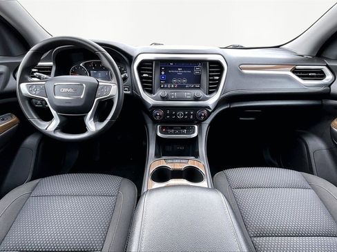 Used 2023 GMC Acadia SLE image 16