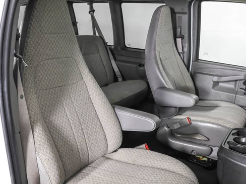 Used 2025 Chevrolet Express 3500 LT w/ LT Preferred Equipment Group RWD image 41