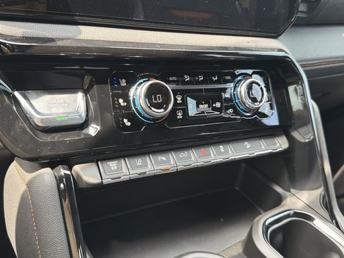New 2026 GMC Sierra 2500 AT4 w/ AT4 Premium Plus Package AWD/4WD image 26