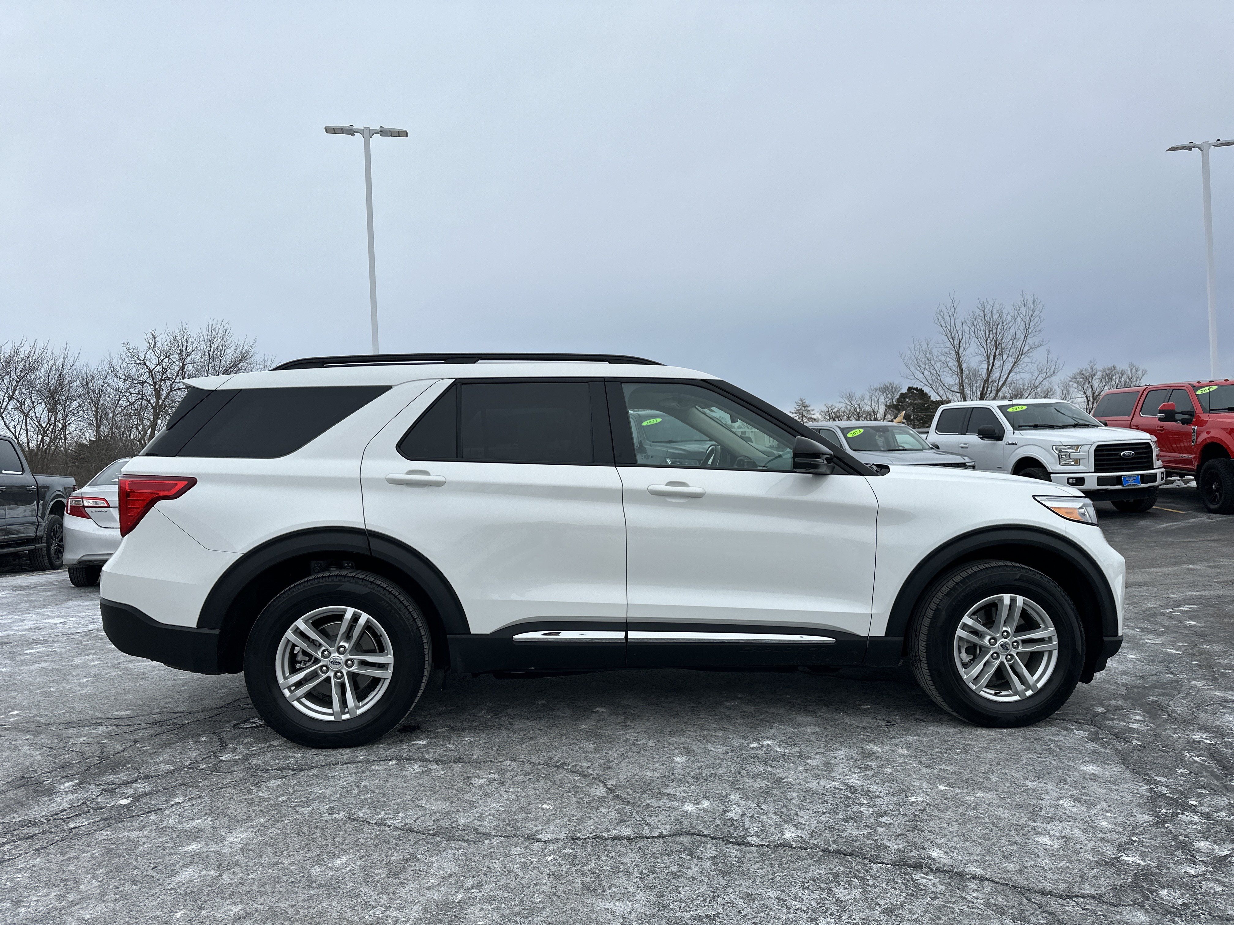 Certified 2023 Ford Explorer XLT w/ Equipment Group 202A AWD/4WD image 2