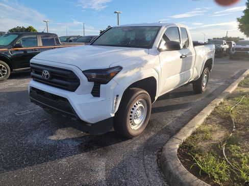 Used 2025 Toyota Tacoma SR RWD image 3