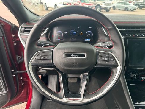 Used 2022 Jeep Grand Cherokee Trailhawk w/ Luxury Tech Group III image 14