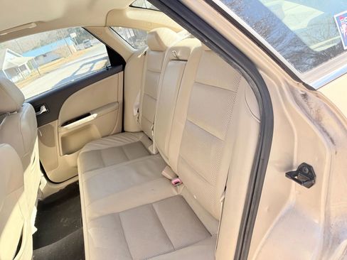 Used 2008 Ford Taurus SEL image 4