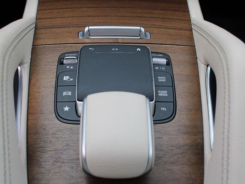 Certified 2022 Mercedes-Benz GLE 350 4MATIC w/ Premium Package image 25