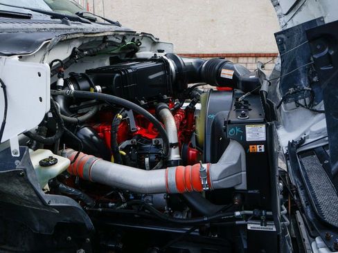 Used 2015 Ford F650 2WD Crew Cab Super Duty image 24