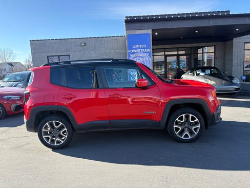 Used 2016 Jeep Renegade Latitude w/ Popular Equipment Group image 4
