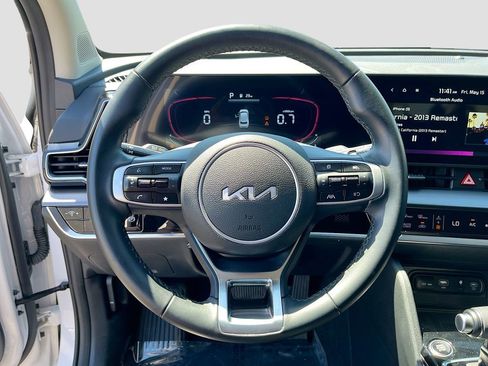 Certified 2025 Kia Sportage EX FWD image 17