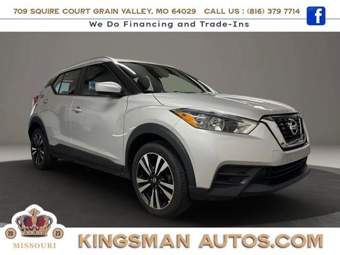 Used 2019 Nissan Kicks SV FWD image 2