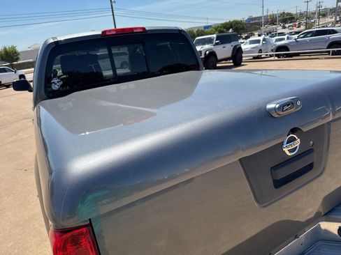 Used 2016 Nissan Frontier SL image 10