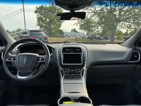 Used 2019 Lincoln Nautilus Reserve image 14