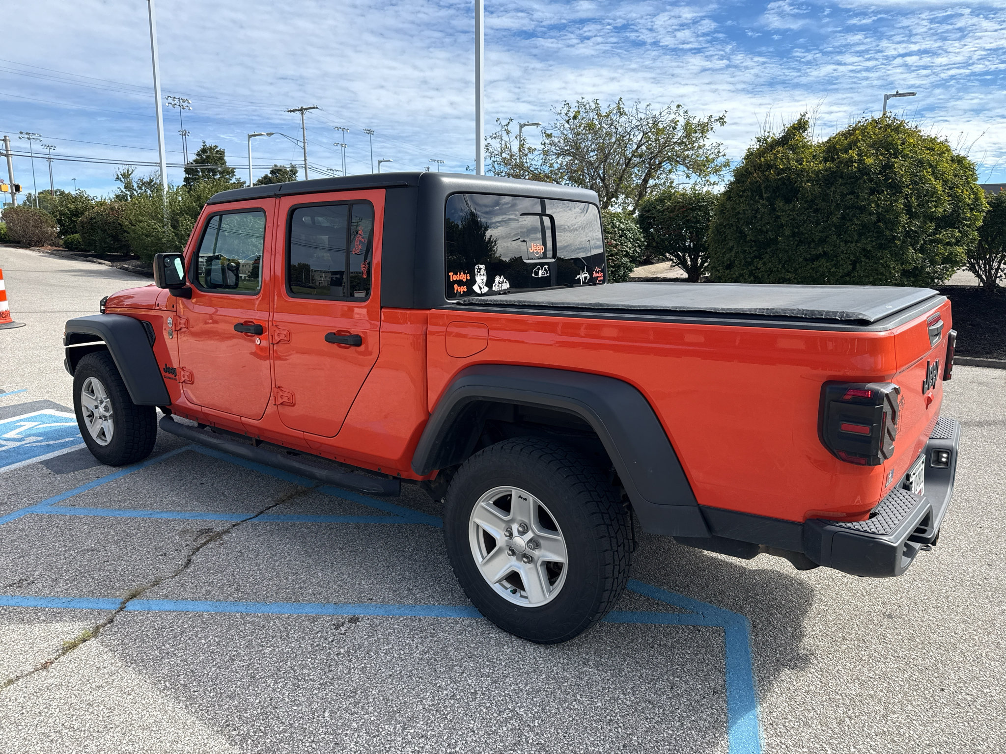 Used 2020 Jeep Gladiator Sport w/ Quick Order Package 24S AWD/4WD image 4