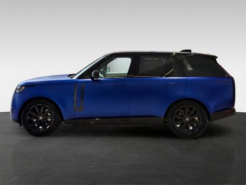 New 2025 Land Rover Range Rover SE image 3