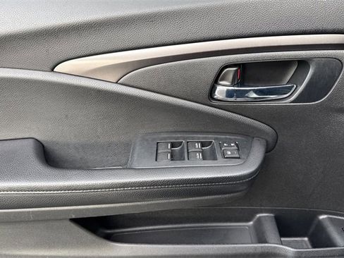 Used 2022 Honda Pilot Sport image 13