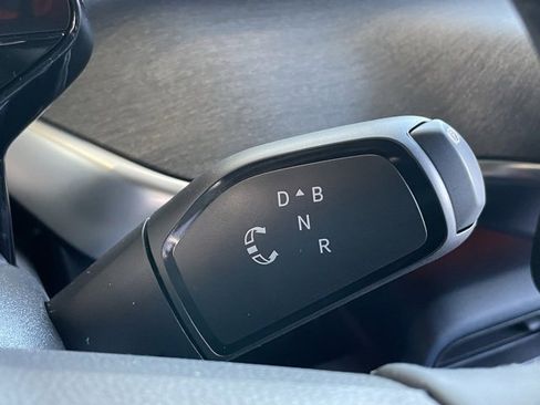 New 2025 Volkswagen ID. Buzz Pro S image 17