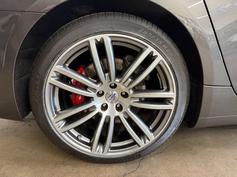 Used 2017 Maserati Quattroporte S GranSport RWD image 24