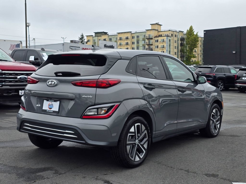 Used 2023 Hyundai Kona SE FWD image 7