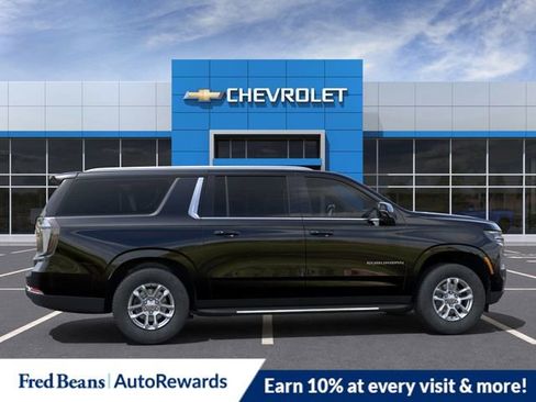 New 2025 Chevrolet Suburban LT w/ Comfort Package image 5