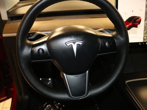 Used 2023 Tesla Model Y Performance image 31