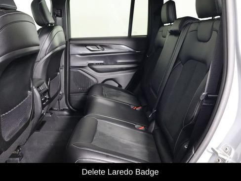 Used 2023 Jeep Grand Cherokee Altitude AWD/4WD image 16