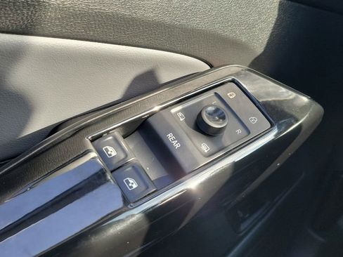 Used 2022 Volkswagen ID.4 Pro S RWD image 19