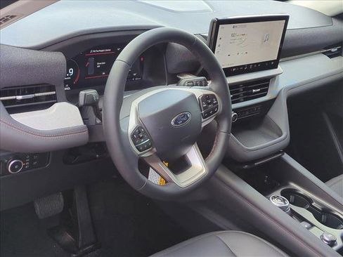 New 2025 Ford Explorer Active w/ Active Comfort Package image 3