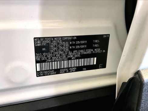 Used 2019 Toyota RAV4 XLE Premium AWD/4WD image 34