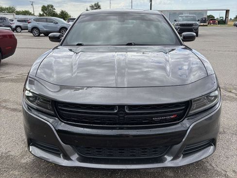 Used 2022 Dodge Charger SXT w/ Blacktop Package RWD image 9