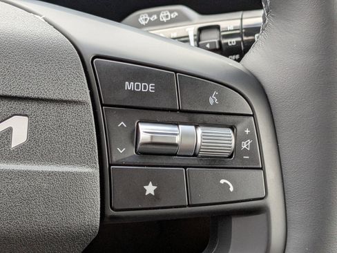 New 2026 Kia Sportage LX FWD image 32