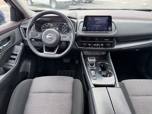 Used 2023 Nissan Rogue SV image 5