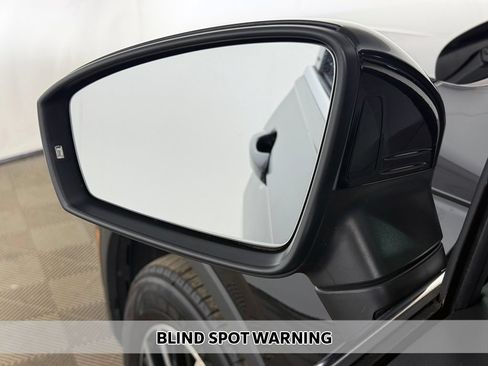 Used 2021 Volkswagen Tiguan SE w/ Panoramic Sunroof Package AWD/4WD image 5