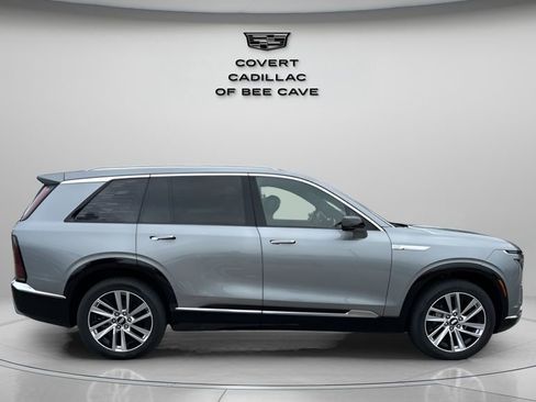 New 2026 Cadillac Vistiq Luxury w/ LPO, Floor Liner Package image 11