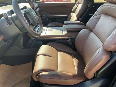 New 2025 Lincoln Navigator L Reserve image 12