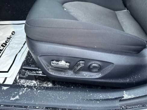 Used 2023 Toyota Camry LE image 19