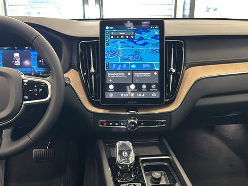 New 2026 Volvo XC60 T8 Ultra w/ Protection Package Premier AWD/4WD image 11