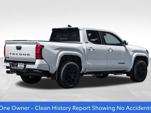 Certified 2025 Toyota Tacoma SR5 AWD/4WD image 7