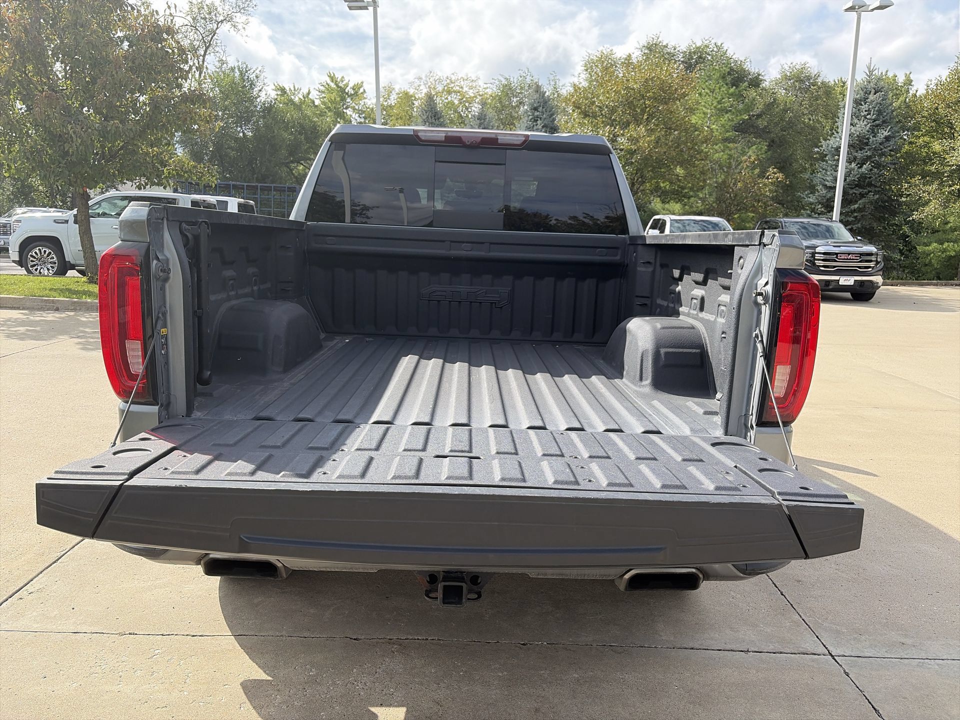 Used 2020 GMC Sierra 1500 AT4 w/ Off-Road Performance Package AWD/4WD image 28