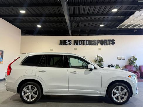 Used 2021 Volvo XC90 T5 Momentum w/ Climate Package FWD image 4