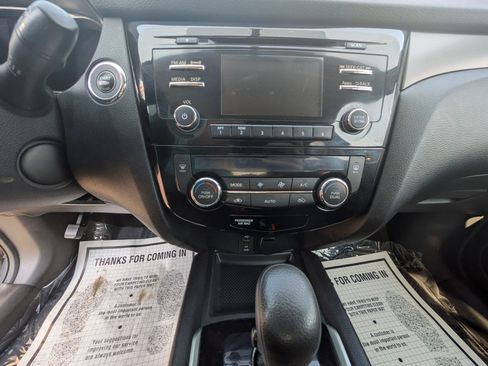 Used 2014 Nissan Rogue SV AWD/4WD image 13