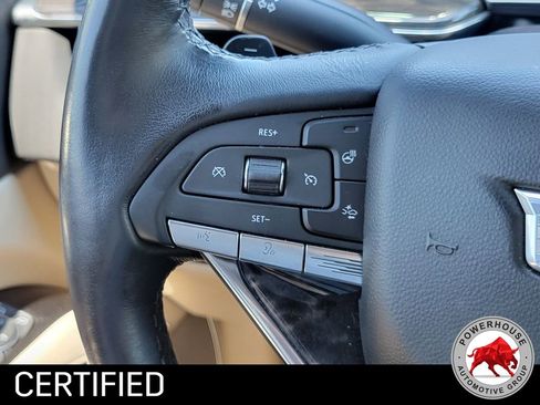 Used 2022 Cadillac Escalade Premium Luxury image 33