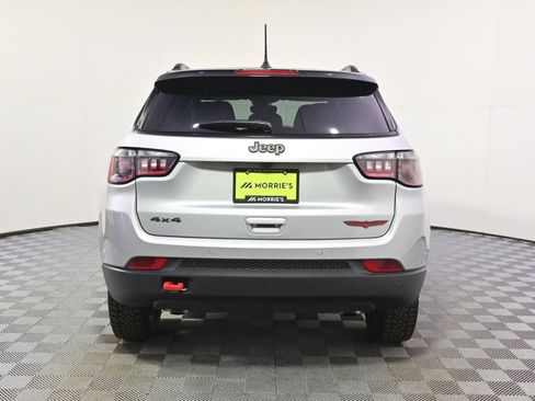 Used 2025 Jeep Compass Trailhawk AWD/4WD image 5