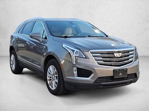 Used 2018 Cadillac XT5 FWD image 3