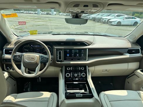 Used 2021 GMC Yukon Denali w/ Denali Ultimate Package AWD/4WD image 19