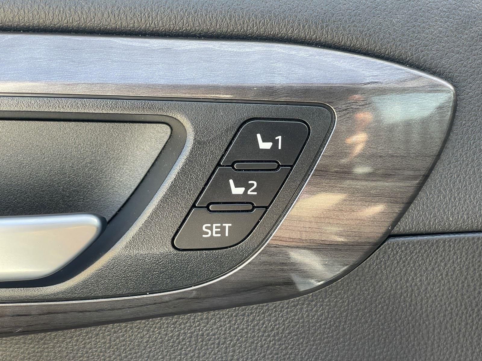 Used 2020 Toyota Highlander Limited FWD image 36