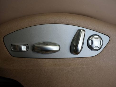 New 2025 Porsche Macan image 33