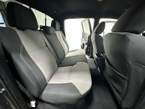 Used 2022 Toyota Tacoma TRD Off-Road image 23