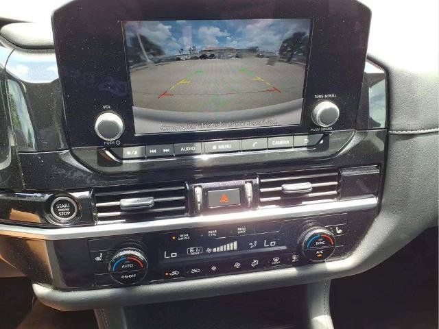 Certified 2024 Nissan Pathfinder SV FWD image 15