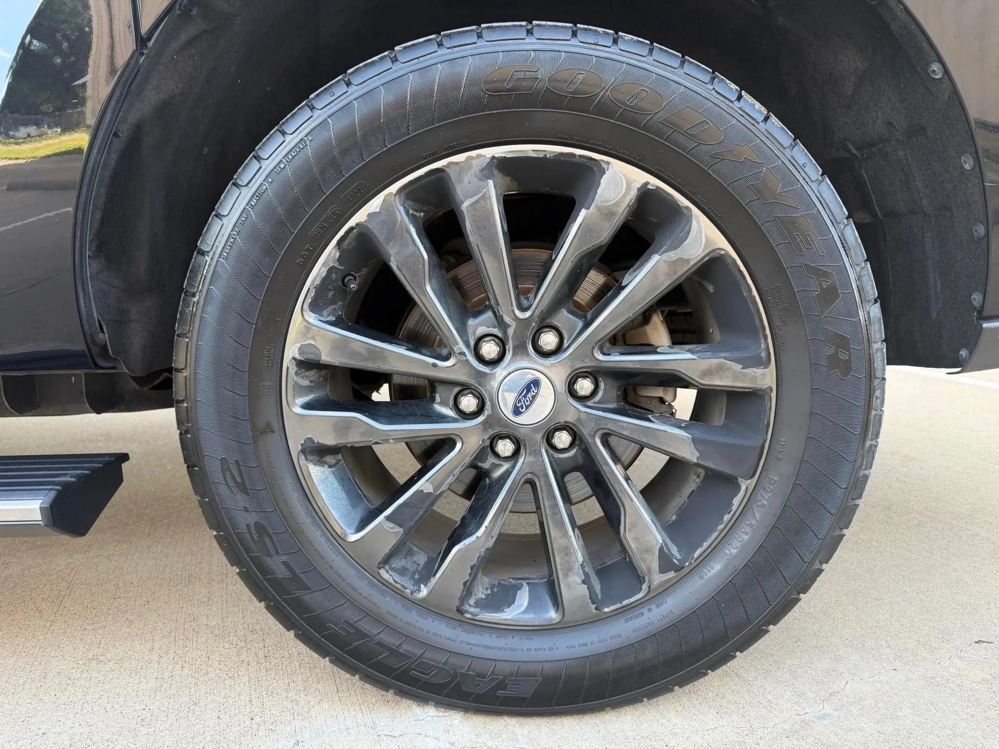 Used 2019 Ford Expedition Max Limited RWD image 30