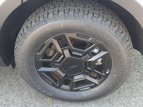 New 2025 Kia Sorento SX Prestige w/ Olive Brown Leather Package image 9