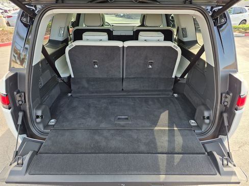 Used 2026 Rivian R1S Adventure AWD/4WD image 32