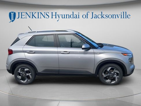 New 2026 Hyundai Venue SEL FWD image 2